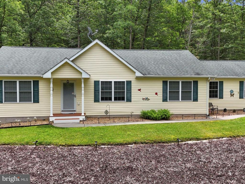 125 HIDDEN SPRINGS CT, Slanesville, WV 25444