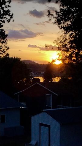 10918 S Pinecroft Rd, Medical Lake, WA 99022