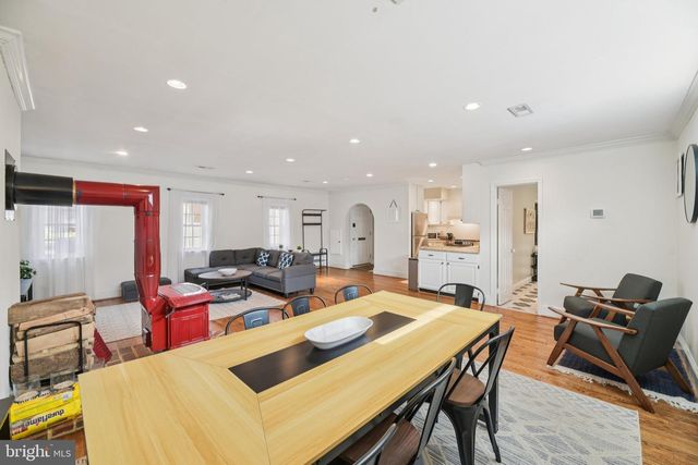 10 IRVING CT, Alexandria, VA 22314
