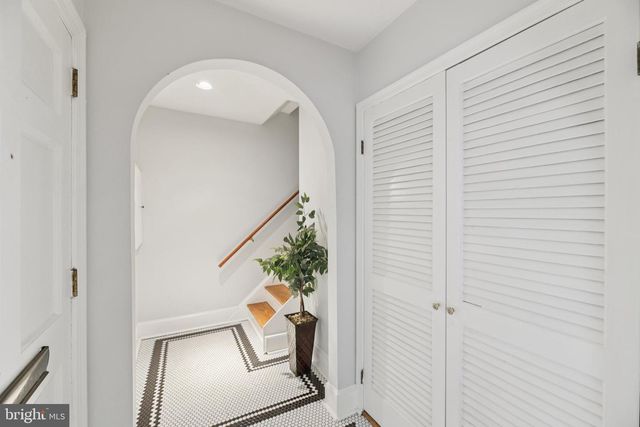 10 IRVING CT, Alexandria, VA 22314