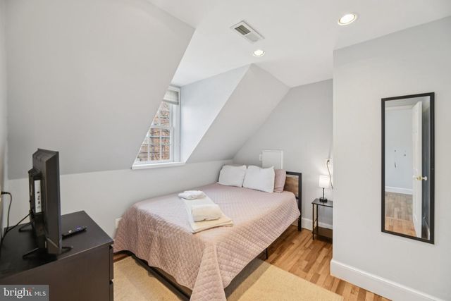 10 IRVING CT, Alexandria, VA 22314