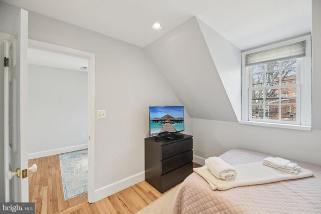 10 IRVING CT, Alexandria, VA 22314
