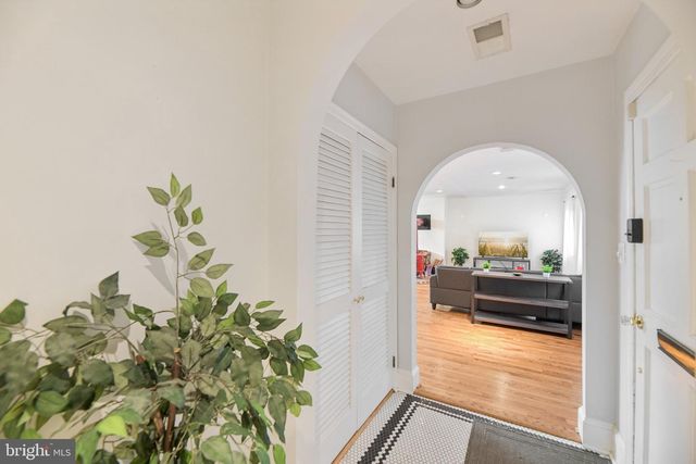 10 IRVING CT, Alexandria, VA 22314