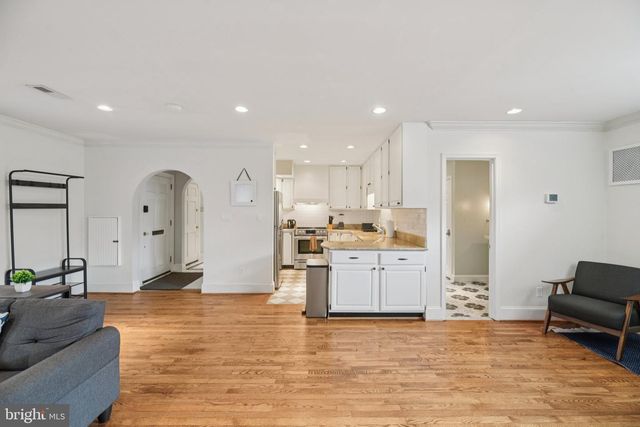 10 IRVING CT, Alexandria, VA 22314