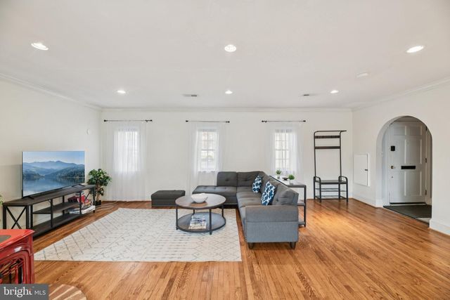 10 IRVING CT, Alexandria, VA 22314