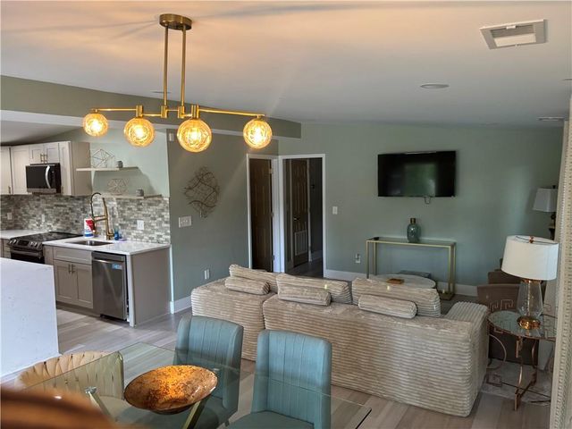 2047 Boulderview, Atlanta, GA 30316