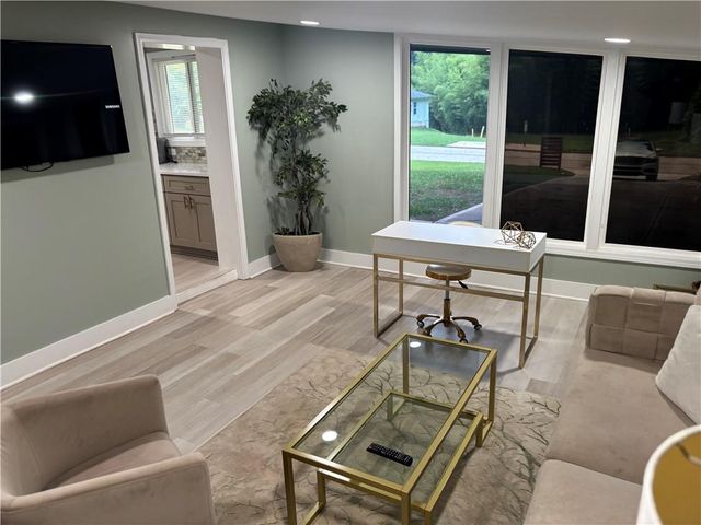 2047 Boulderview, Atlanta, GA 30316