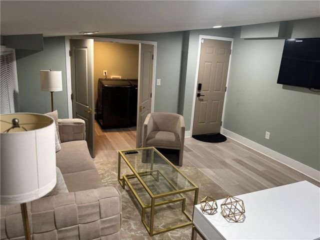 2047 Boulderview, Atlanta, GA 30316