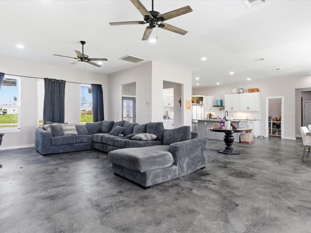 715 County Road 4599, Boyd, TX 76023