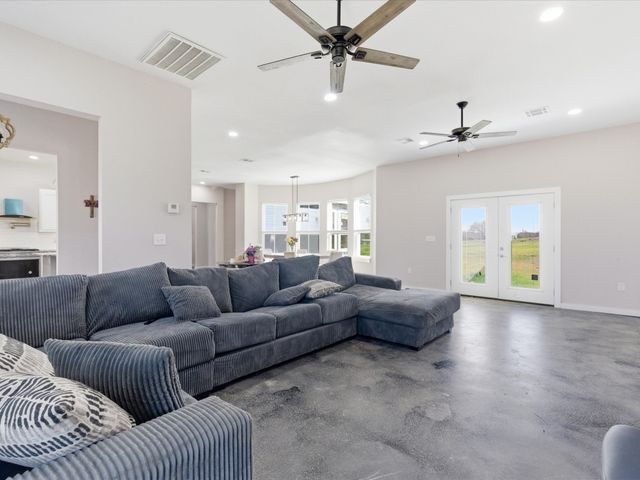 715 County Road 4599, Boyd, TX 76023