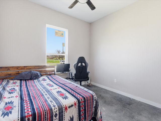 715 County Road 4599, Boyd, TX 76023