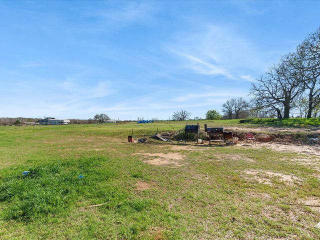715 County Road 4599, Boyd, TX 76023