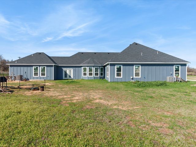 715 County Road 4599, Boyd, TX 76023