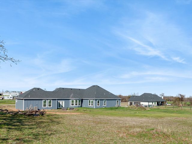 715 County Road 4599, Boyd, TX 76023
