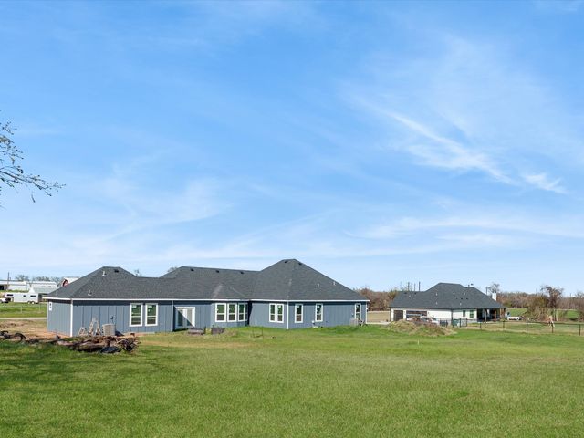 715 County Road 4599, Boyd, TX 76023