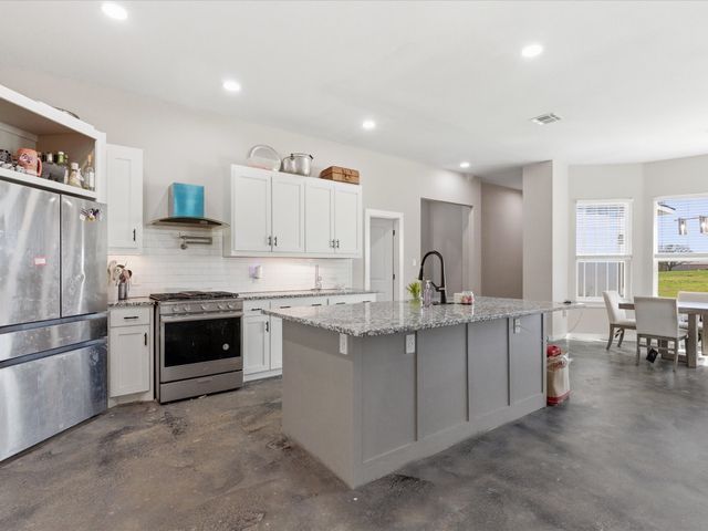 715 County Road 4599, Boyd, TX 76023