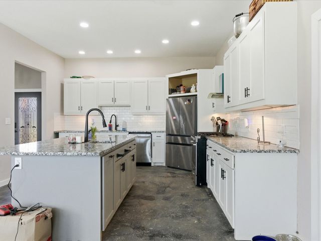 715 County Road 4599, Boyd, TX 76023