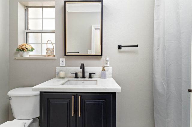 2700 Spurlock Road, Nederland, TX 77627