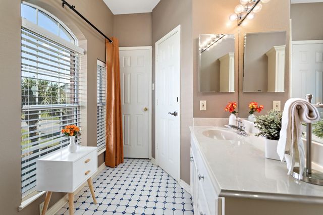 2700 Spurlock Road, Nederland, TX 77627