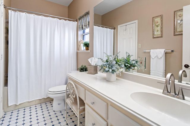 2700 Spurlock Road, Nederland, TX 77627