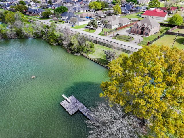 2700 Spurlock Road, Nederland, TX 77627