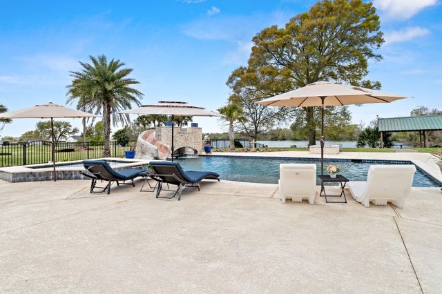 2700 Spurlock Road, Nederland, TX 77627