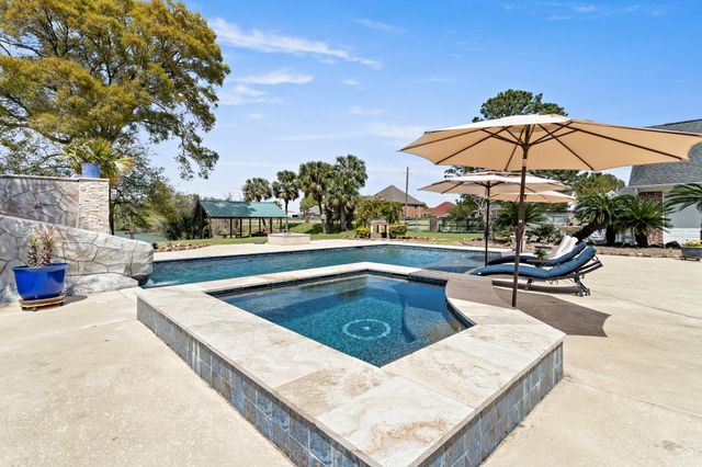 2700 Spurlock Road, Nederland, TX 77627