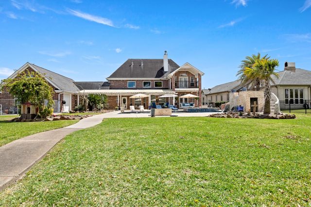 2700 Spurlock Road, Nederland, TX 77627