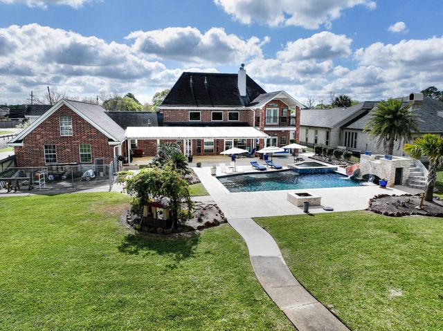 2700 Spurlock Road, Nederland, TX 77627