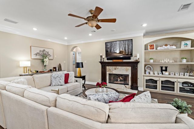 2700 Spurlock Road, Nederland, TX 77627