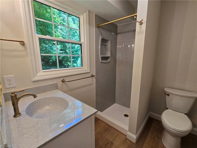 1274 Tredwell Drive, Winston-salem, NC 27103
