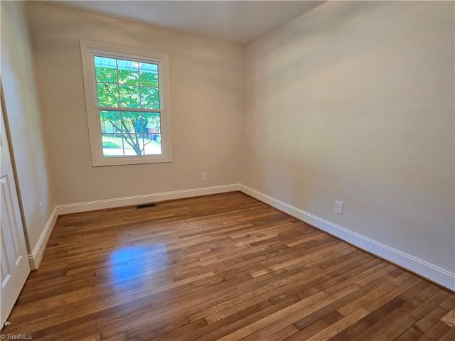 1274 Tredwell Drive, Winston-salem, NC 27103