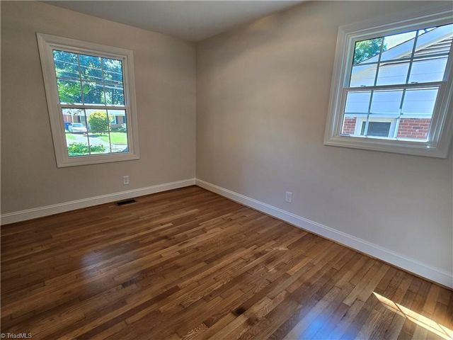 1274 Tredwell Drive, Winston-salem, NC 27103