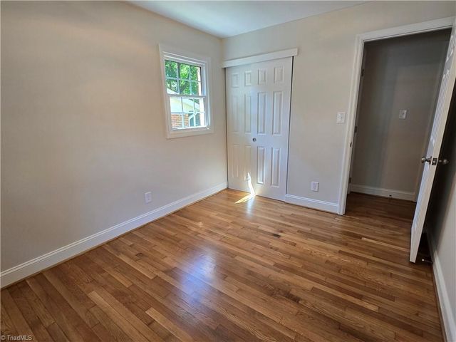 1274 Tredwell Drive, Winston-salem, NC 27103