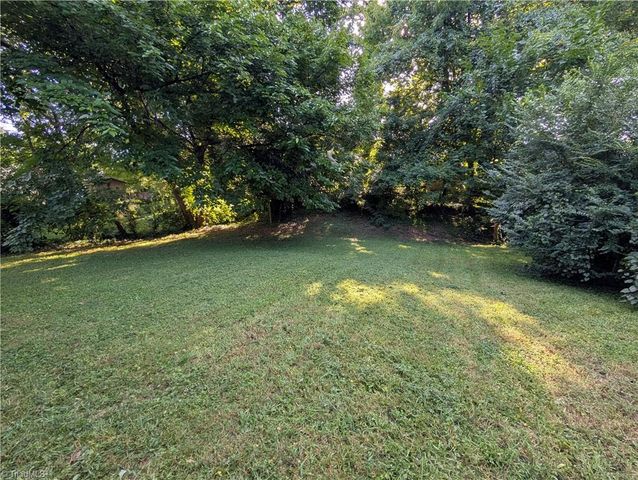 1274 Tredwell Drive, Winston-salem, NC 27103