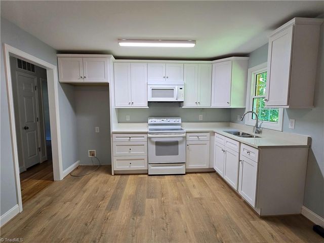 1274 Tredwell Drive, Winston-salem, NC 27103