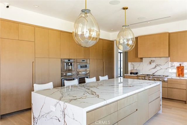 23614 Dry Canyon Cold Creek Rd, Calabasas, CA 91302