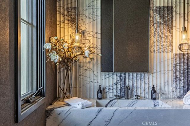 23614 Dry Canyon Cold Creek Rd, Calabasas, CA 91302