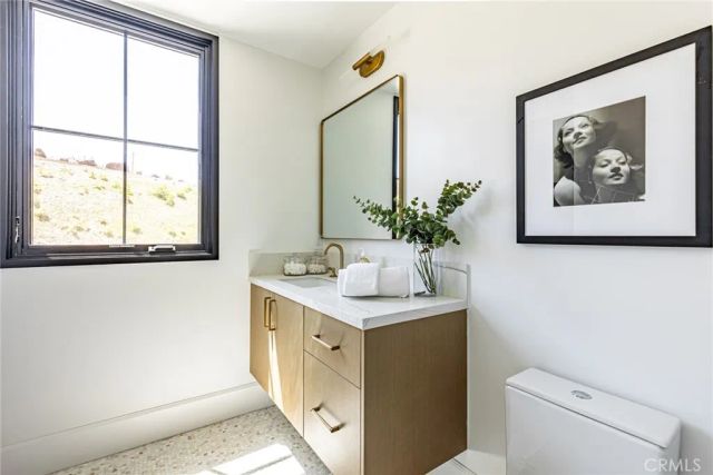 23614 Dry Canyon Cold Creek Rd, Calabasas, CA 91302