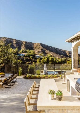 23614 Dry Canyon Cold Creek Rd, Calabasas, CA 91302