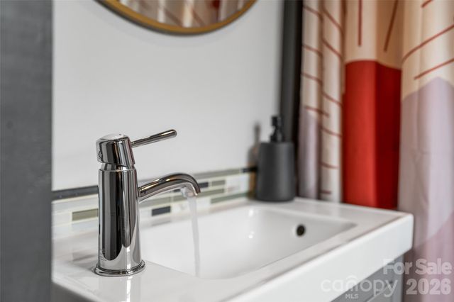 787 Ridge Road, Marion, NC 28752