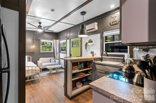 787 Ridge Road, Marion, NC 28752