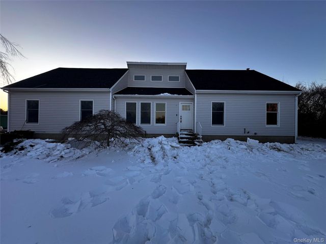 24 Kimberly Court, Baiting Hollow, NY 11933