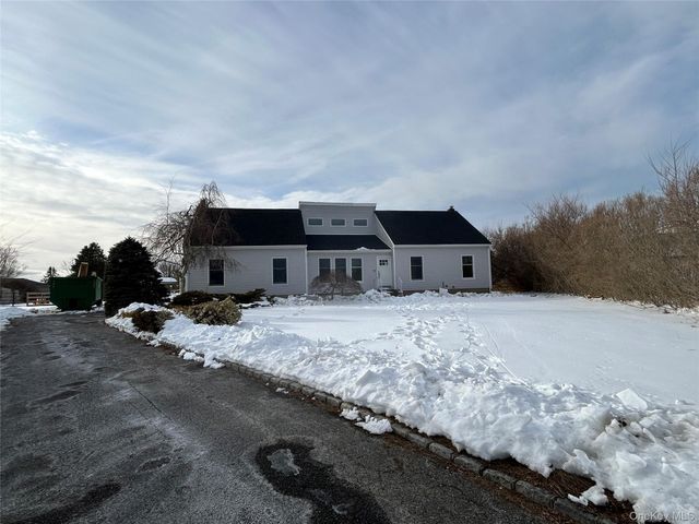 24 Kimberly Court, Baiting Hollow, NY 11933