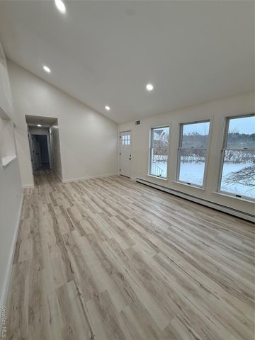 24 Kimberly Court, Baiting Hollow, NY 11933