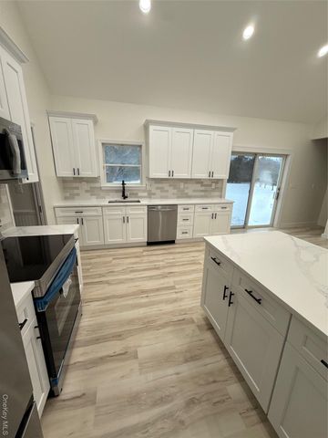 24 Kimberly Court, Baiting Hollow, NY 11933