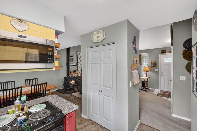 701 S Pleasant View RD, Post Falls, ID 83854