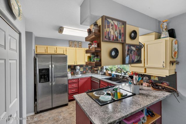 701 S Pleasant View RD, Post Falls, ID 83854