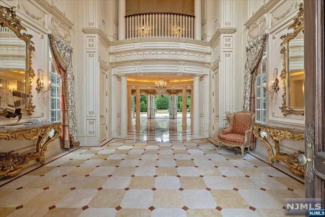 887 Closter Dock Road, Alpine, NJ 07620