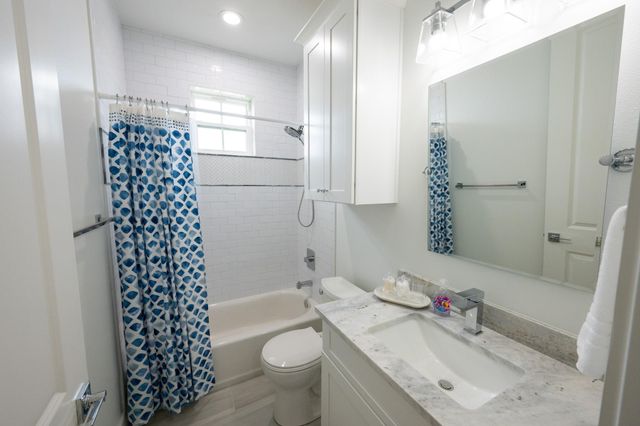 18414 Indian Beach Ct, Galveston, TX 77554